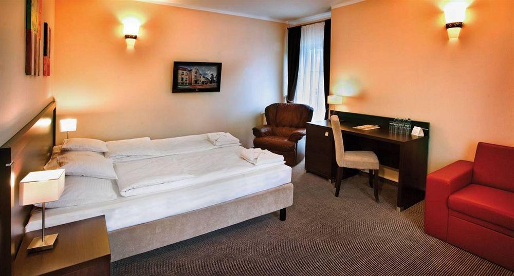 Hotel Niemcza Wino & Spa Εξωτερικό φωτογραφία