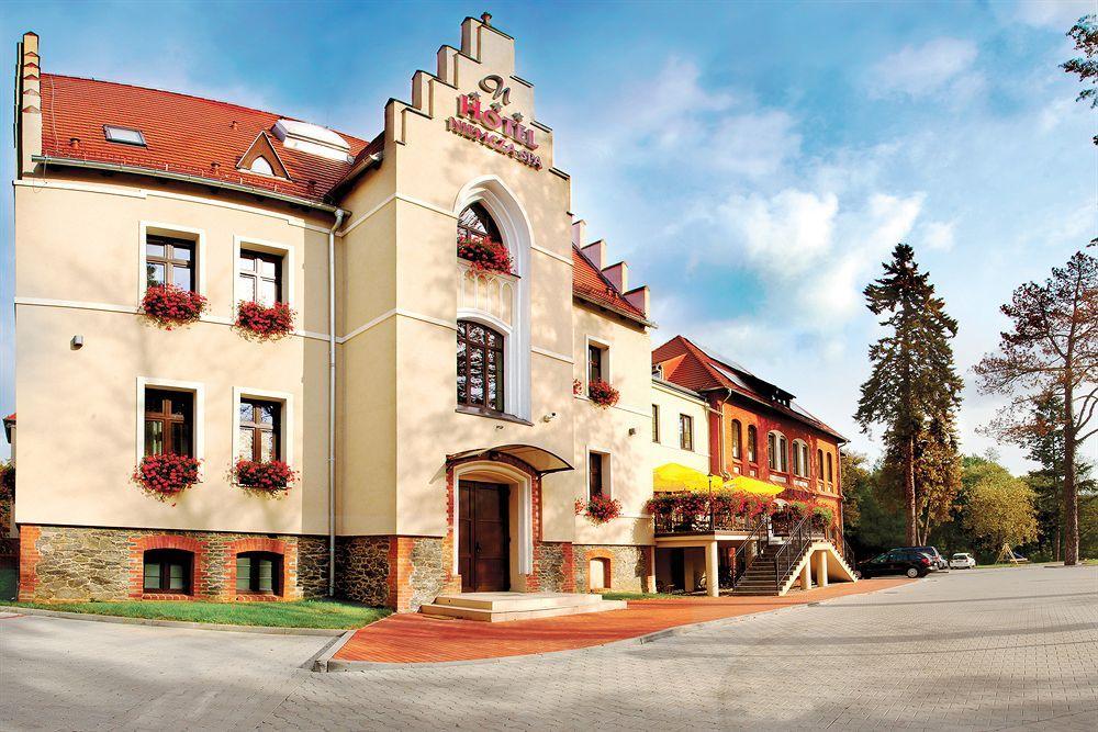 Hotel Niemcza Wino & Spa Εξωτερικό φωτογραφία