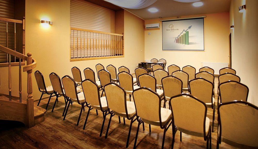 Hotel Niemcza Wino & Spa Εξωτερικό φωτογραφία
