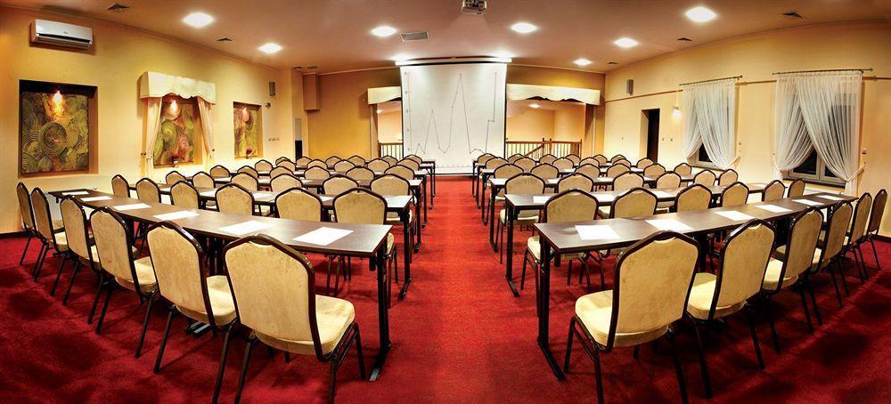 Hotel Niemcza Wino & Spa Εξωτερικό φωτογραφία
