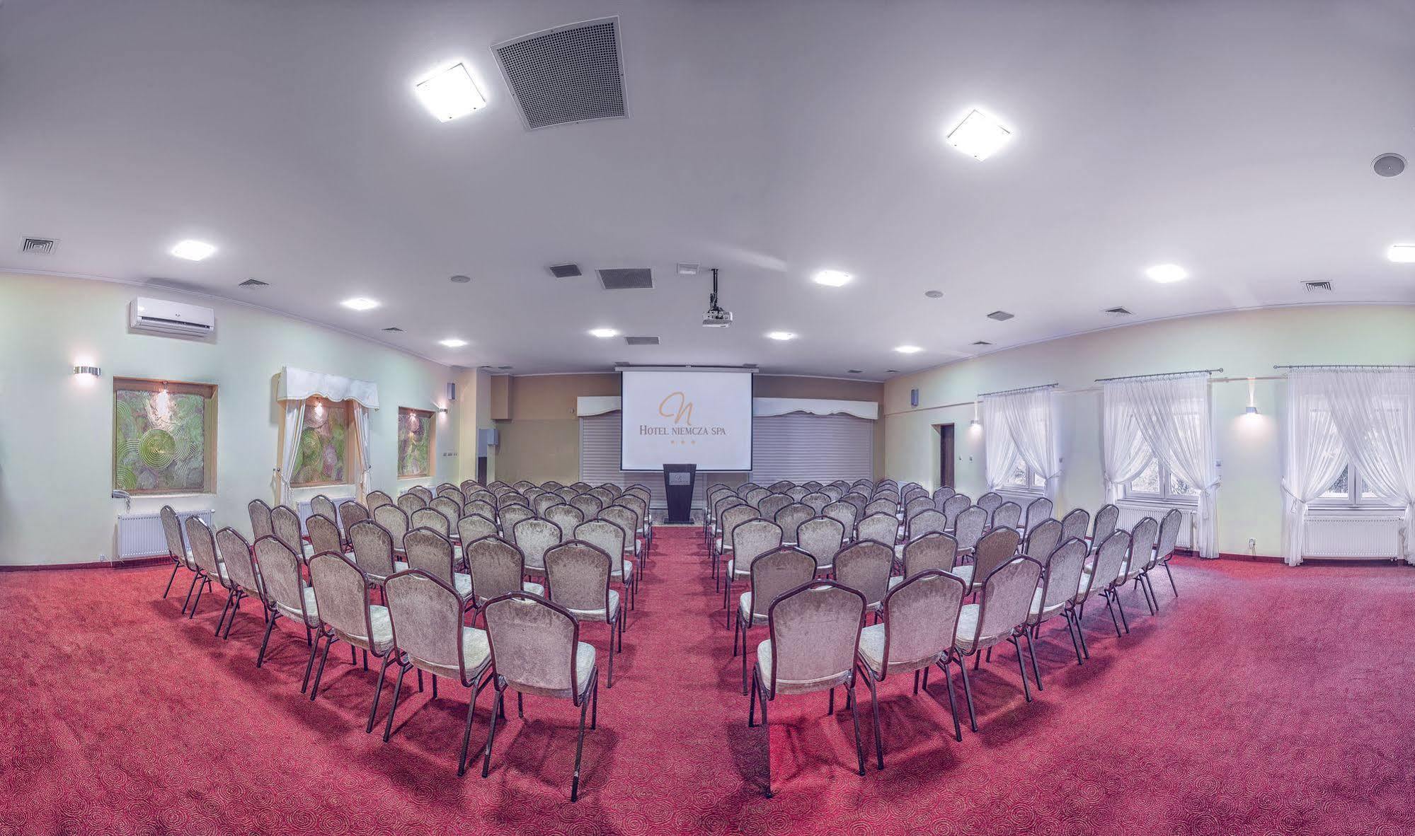 Hotel Niemcza Wino & Spa Εξωτερικό φωτογραφία